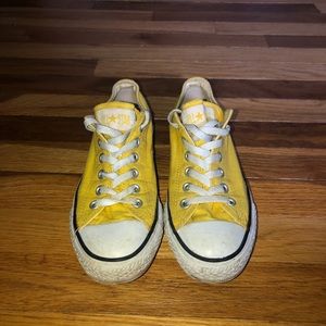 Women’s converse chuck taylor all star!
